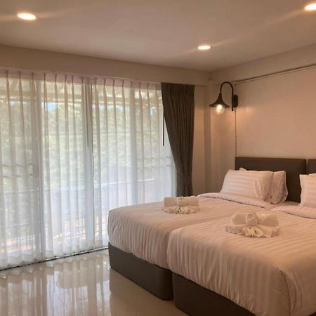 Route12 Hotel Khao Kho Bagian luar foto