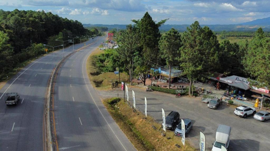 Route12 Hotel Khao Kho Bagian luar foto