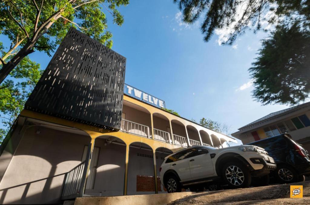 Route12 Hotel Khao Kho Bagian luar foto