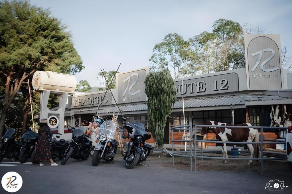 Route12 Hotel Khao Kho Bagian luar foto