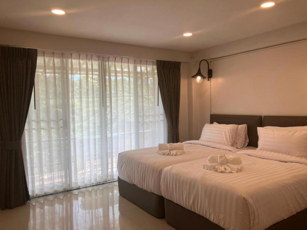 Route12 Hotel Khao Kho Bagian luar foto