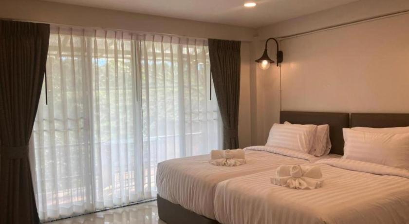 Route12 Hotel Khao Kho Bagian luar foto