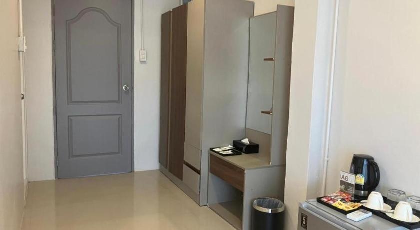 Route12 Hotel Khao Kho Bagian luar foto