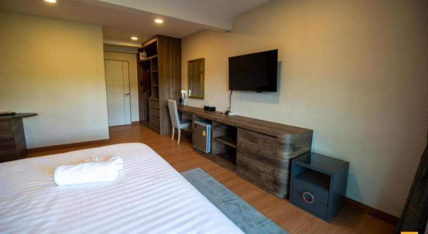 Route12 Hotel Khao Kho Bagian luar foto