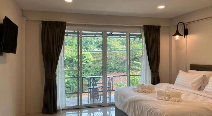 Route12 Hotel Khao Kho Bagian luar foto